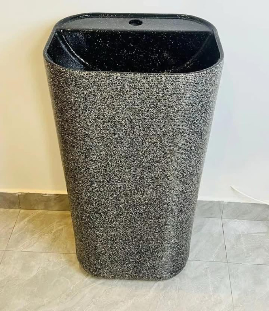 Freestanding ceramic pedestal wash basin