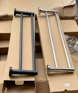 Double towel rail 