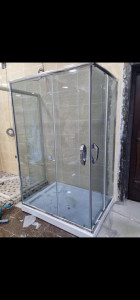 Modern white freestanding bathtub