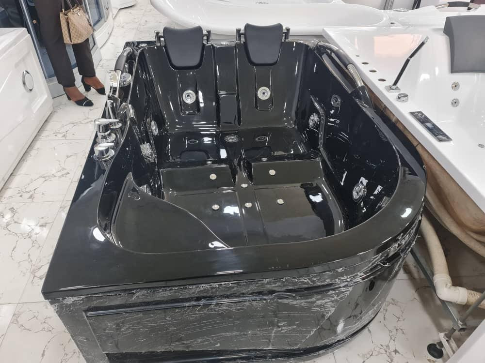 black acrylic luxury whirlpool jacuzzi bathtub 