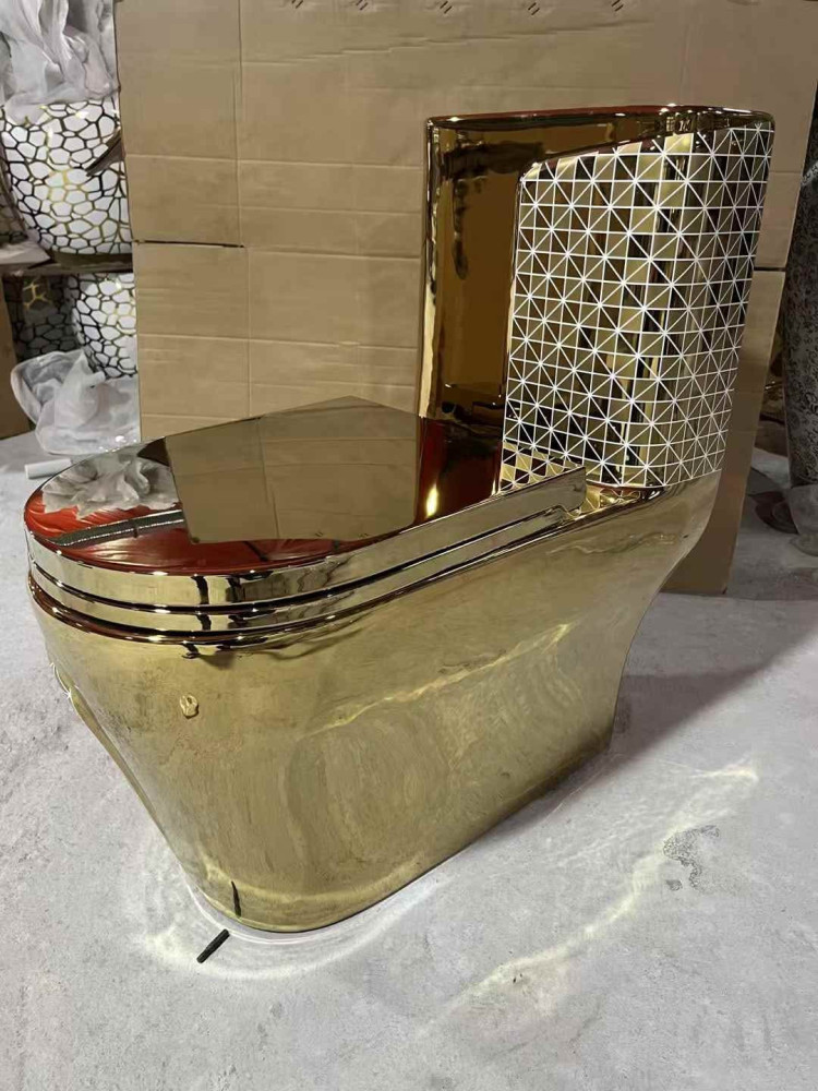 Luxury one-piece ceramic Gold Toilet with a geometric pattern